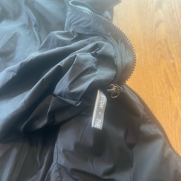 The North Face 550 Black Satin Quilted Puffer Vest Packable Size M - Picture 8 of 11